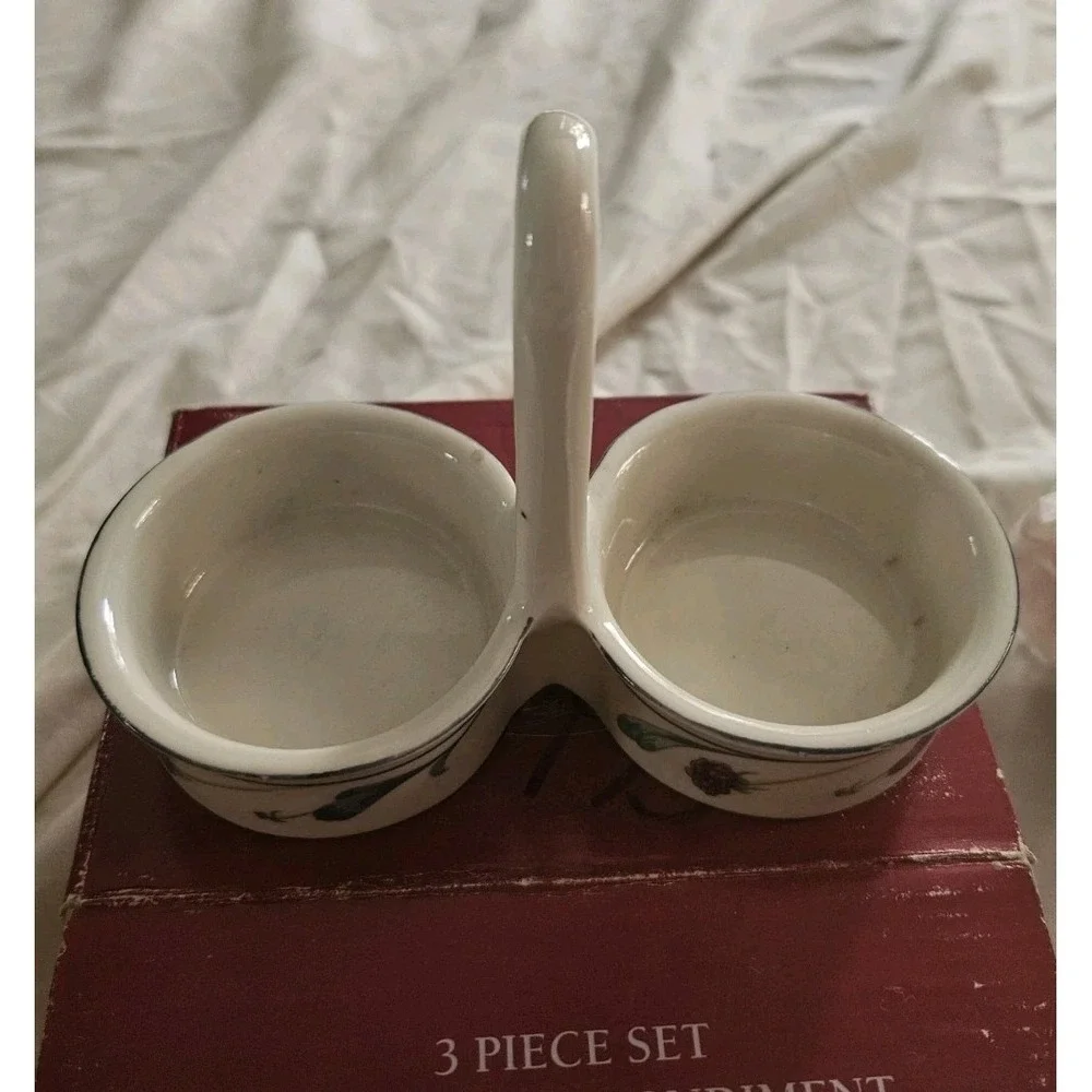 Vintage Alexis Fine Stoneware 3 Pc Salt And Pepper Set NIB